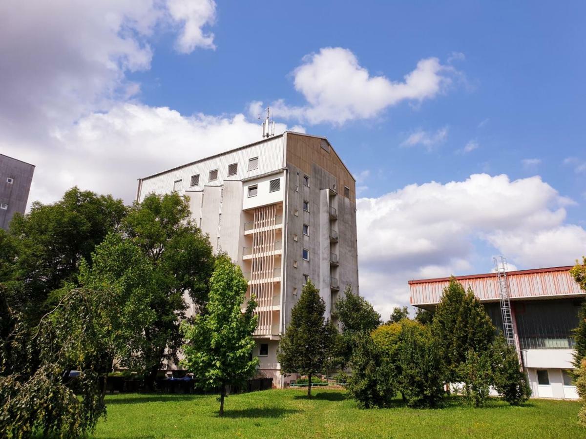 Summer Residence Hostel Ljubljana Dış mekan fotoğraf